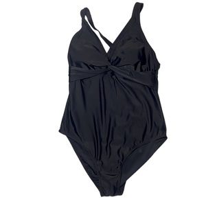 Modest one piece plus size women’s size 14 swim suit NWT